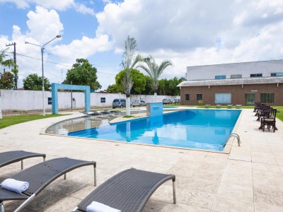 Piscina 24h, Academia e Salão de Danças