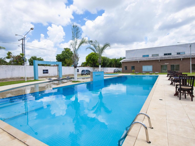 Piscina 24h, Academia e Salão de Danças
